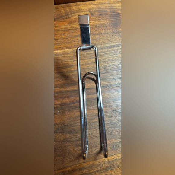 Over the Tank/Door Chrome Toilet Paper Holder. New - Picture 3 of 6